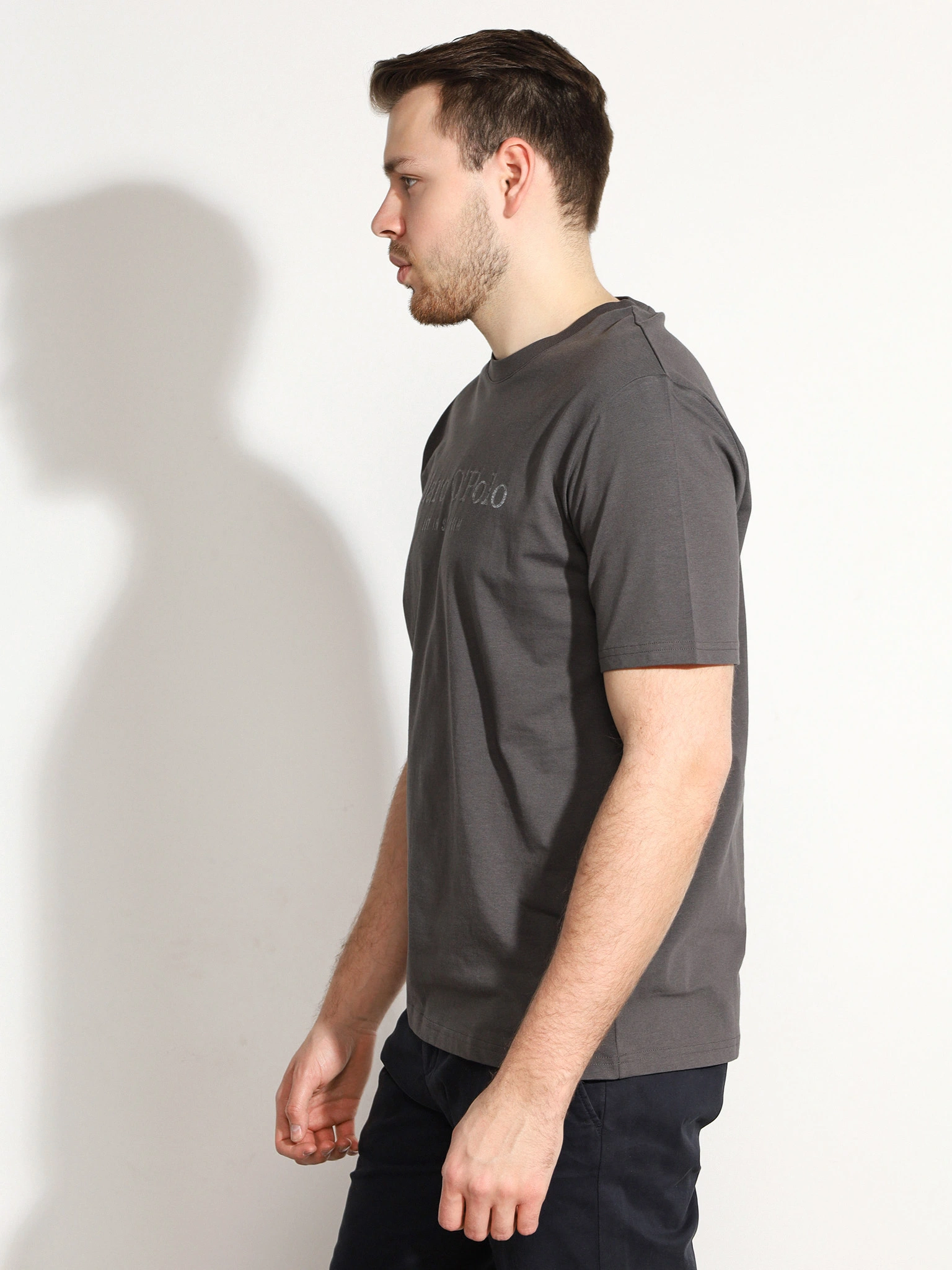 Футболка темно-серого цвета из хлопка